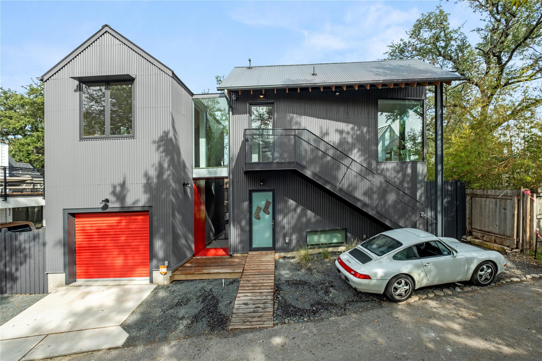 907 W Annie ST # 2