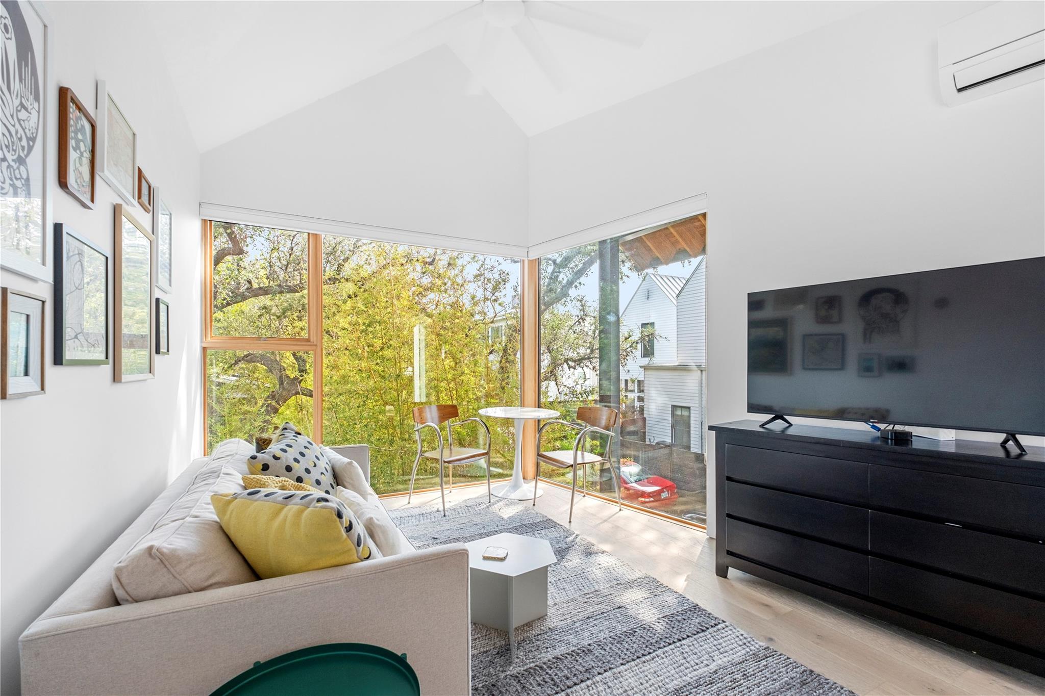 907 W Annie ST # 2