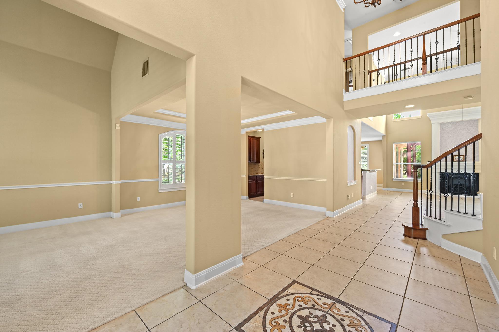 111 WHITLEY DR