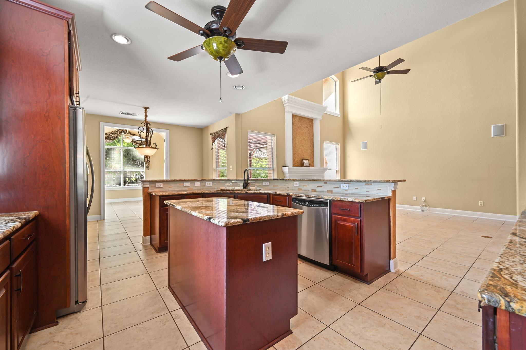 111 WHITLEY DR