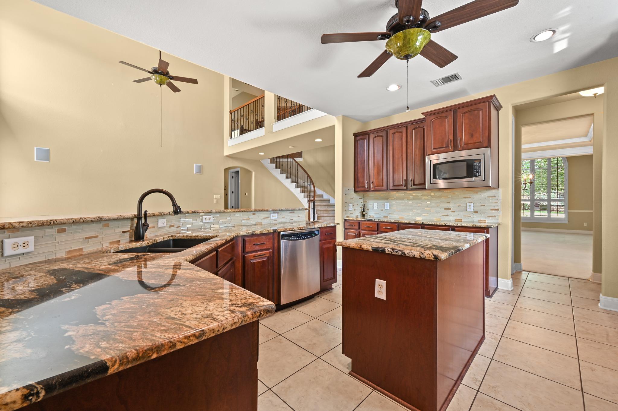 111 WHITLEY DR