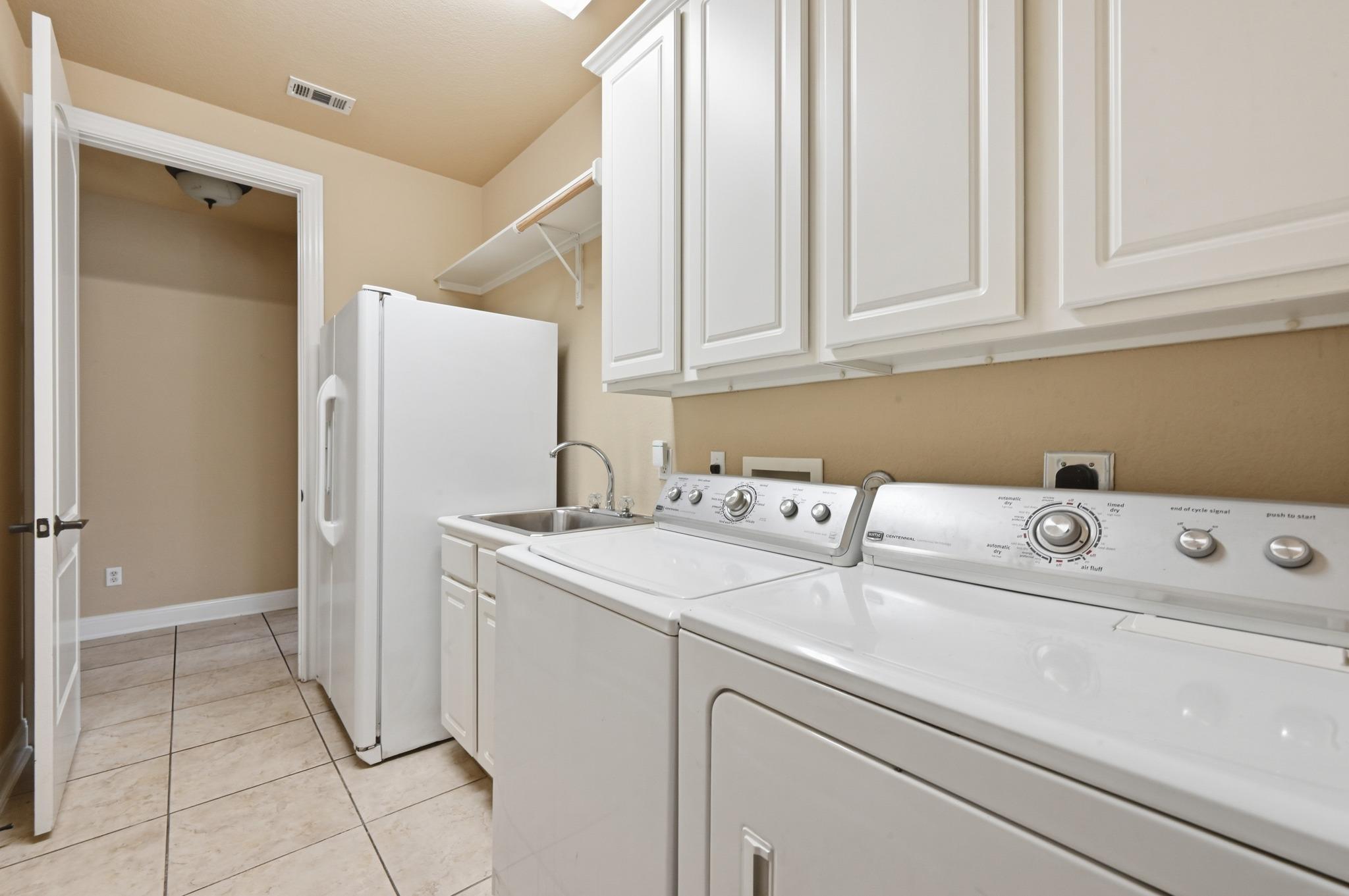 111 WHITLEY DR