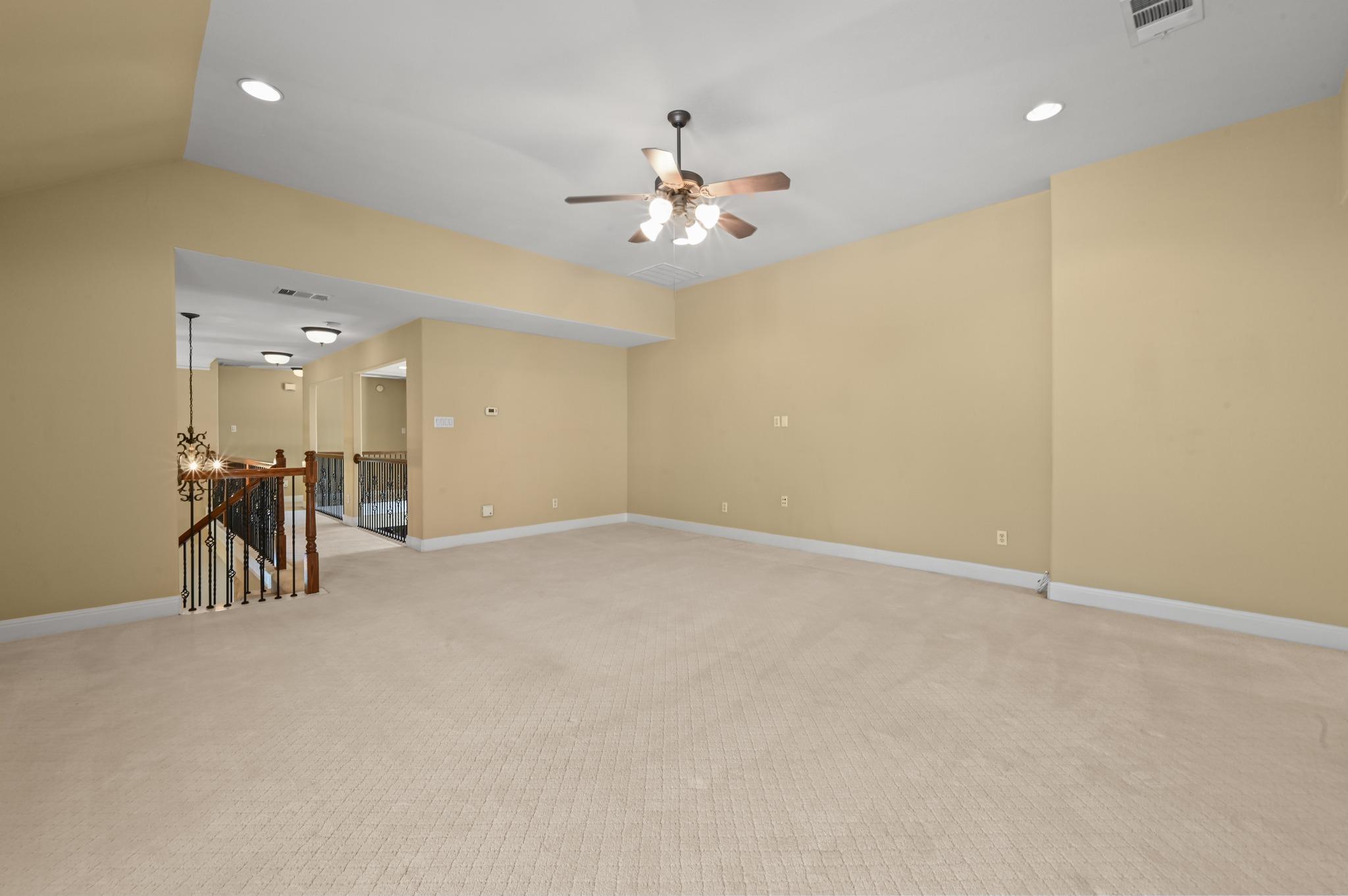 111 WHITLEY DR