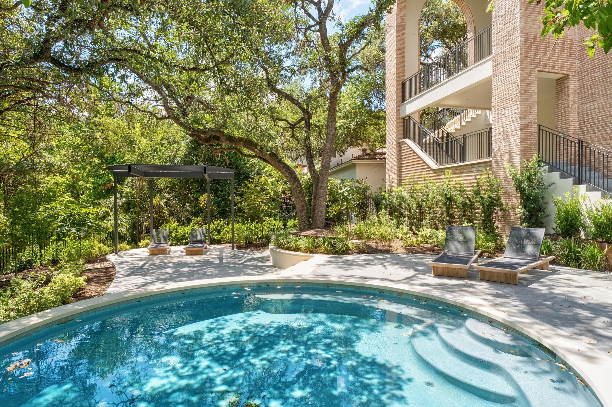 4500 River Wood CT