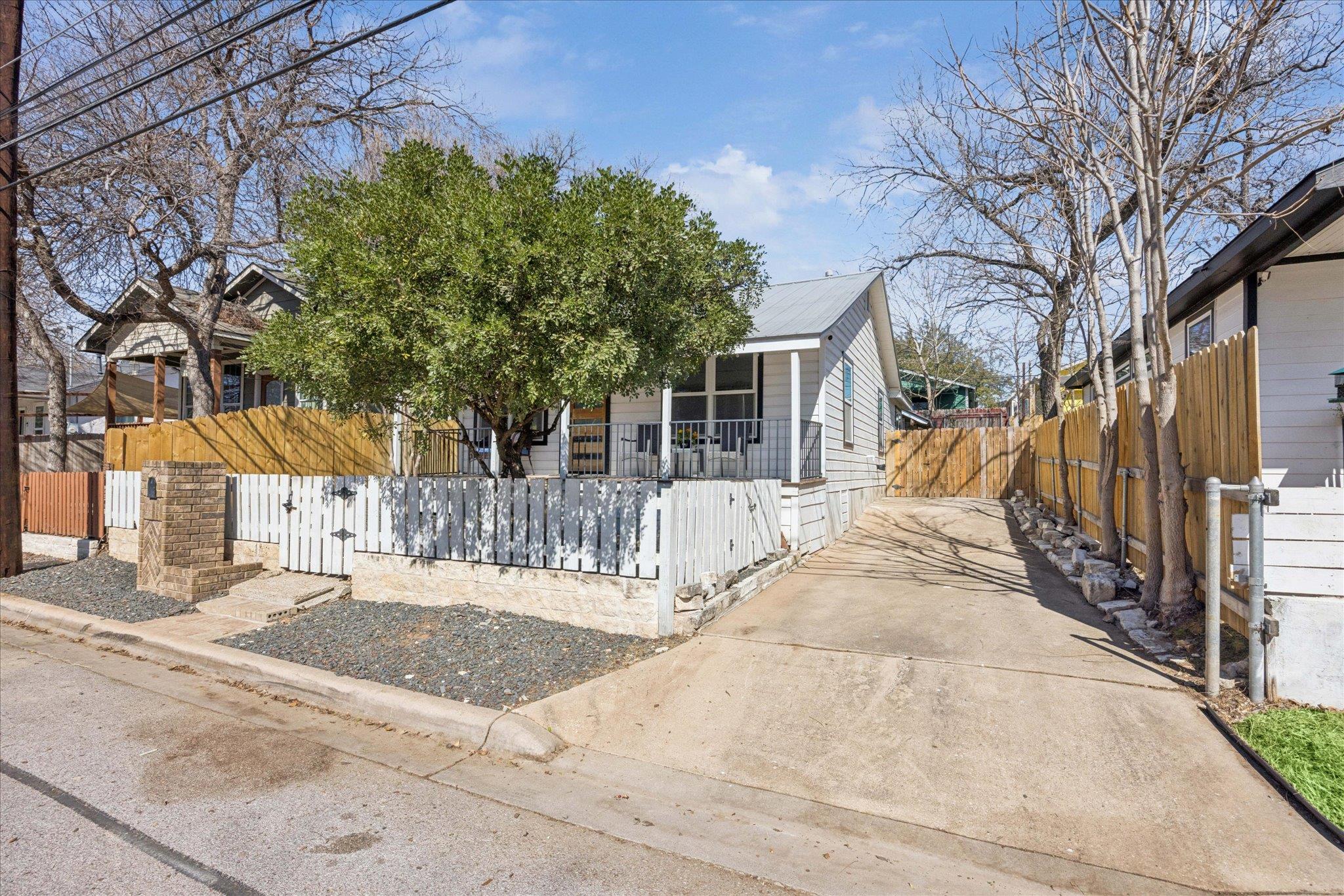 2306 Santa Maria ST