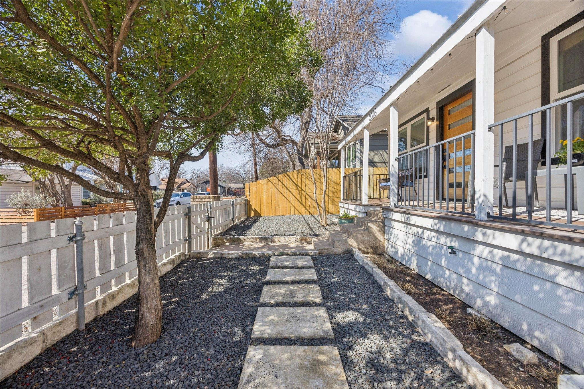 2306 Santa Maria ST