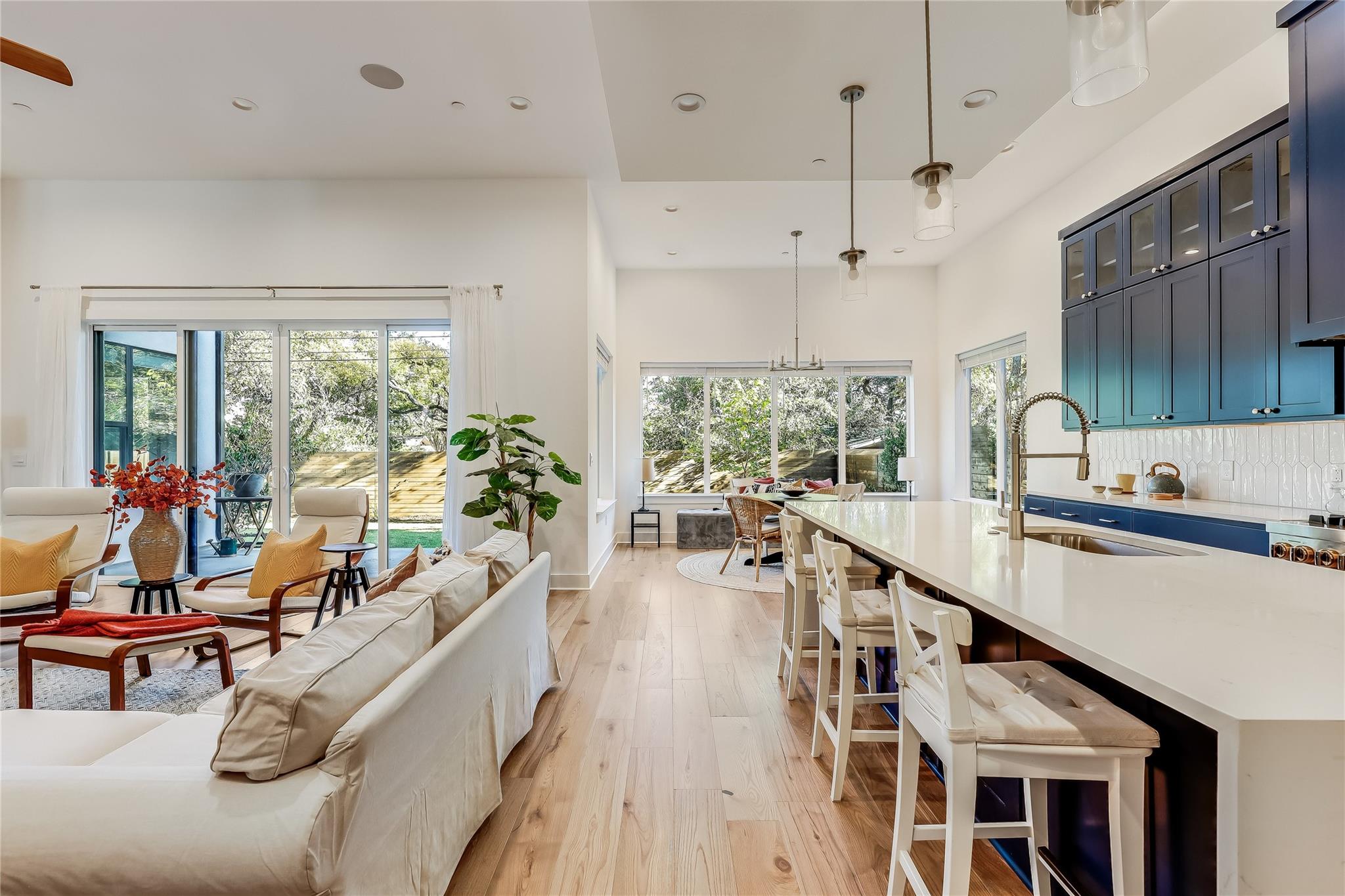 4011 Independent WAY