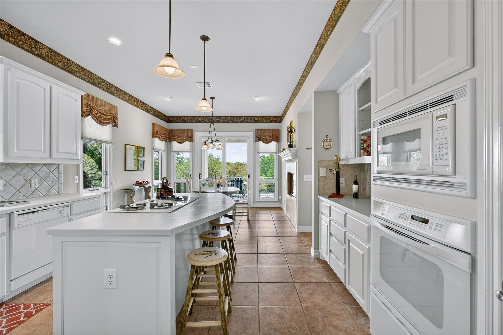 2305 BARTON CREEK BLVD # 39