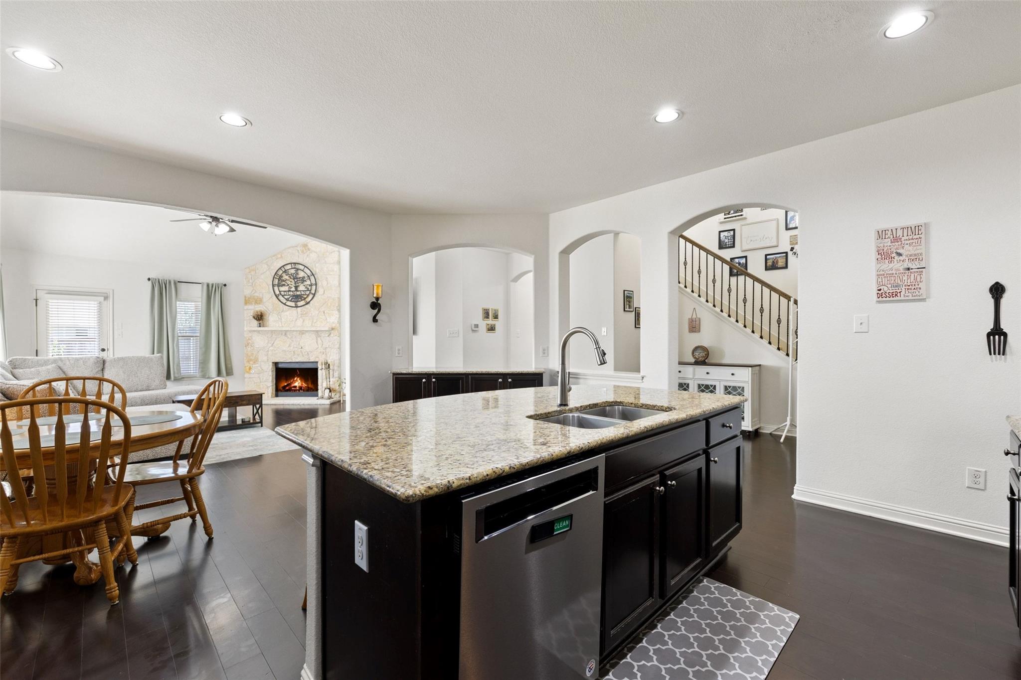 2474 Santa Barbara LOOP