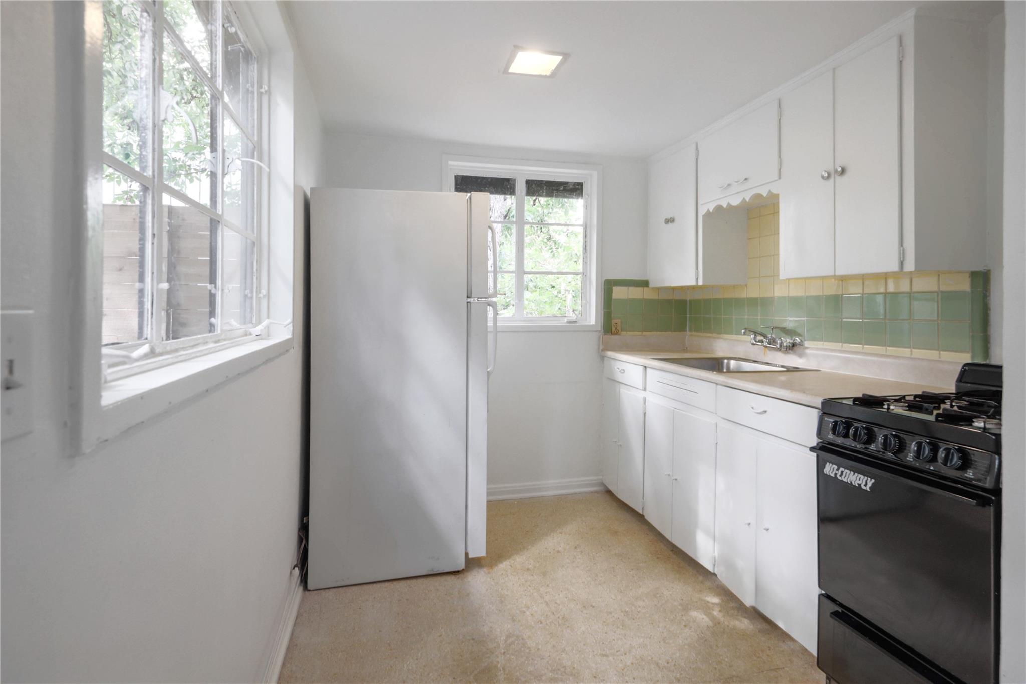 3400 Lafayette Ave # B