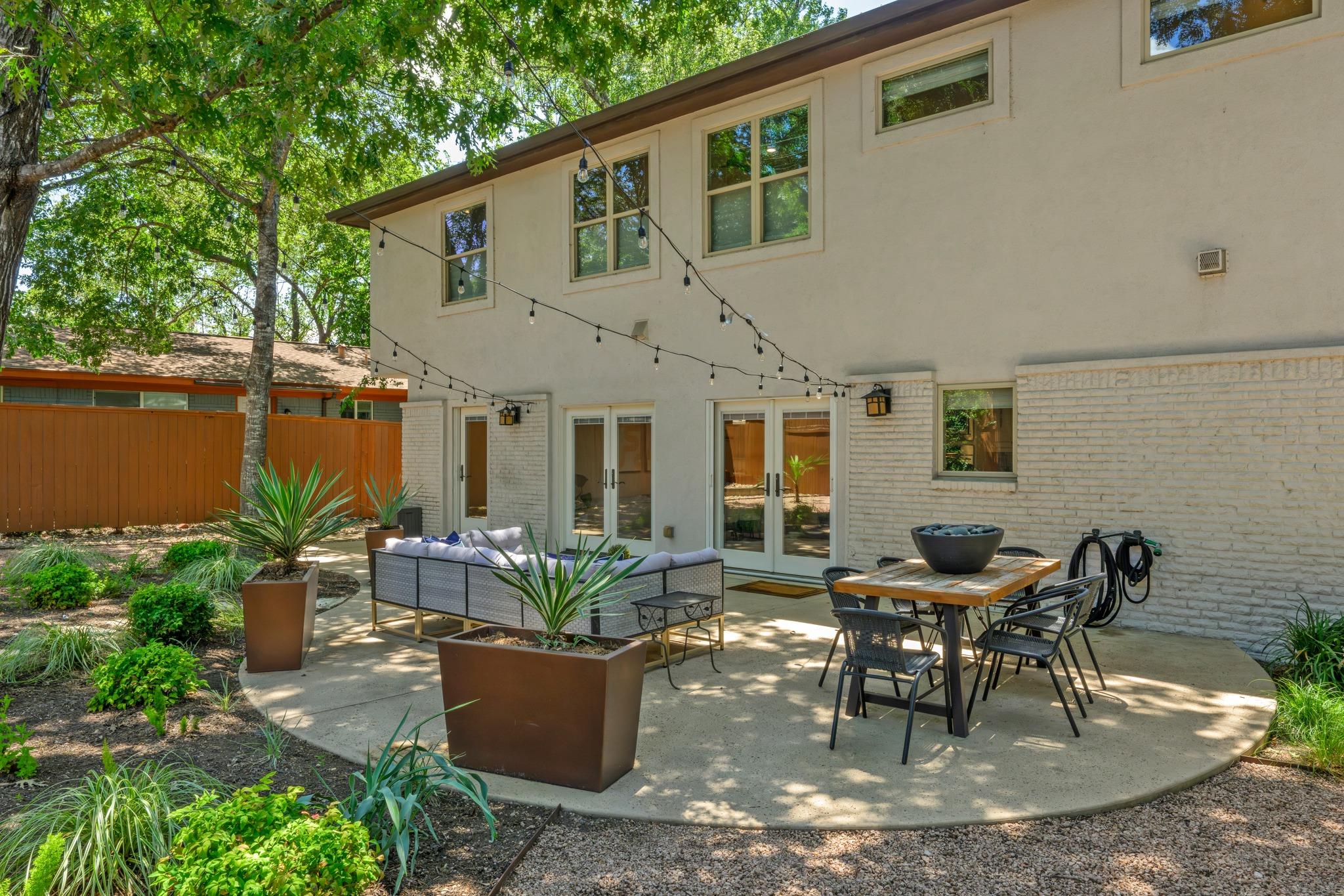 2307 Alta Vista Ave