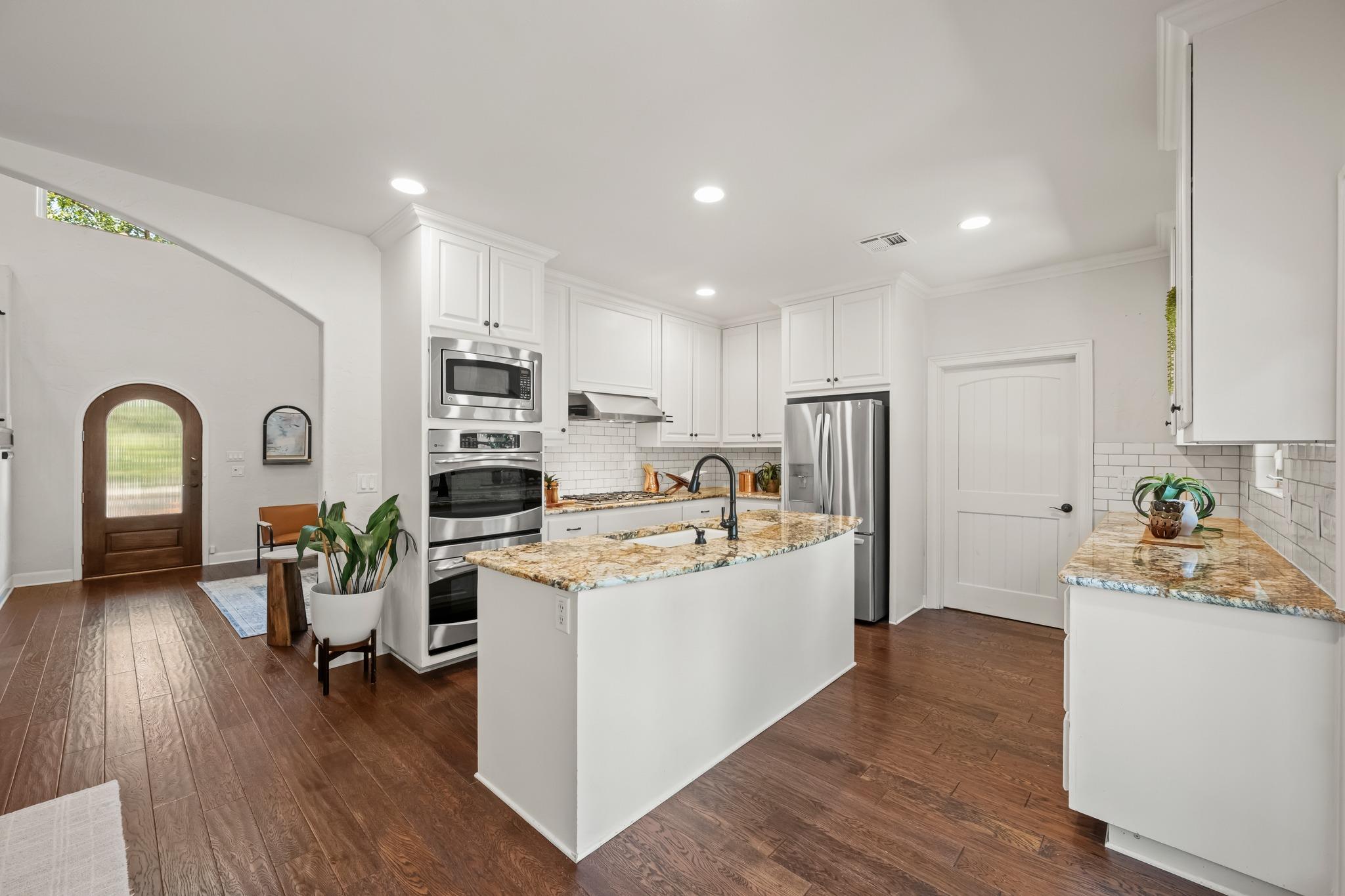 2307 Alta Vista Ave
