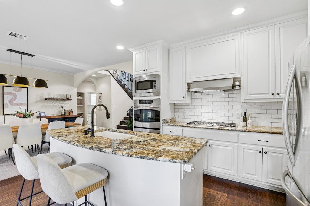 2307 Alta Vista Ave