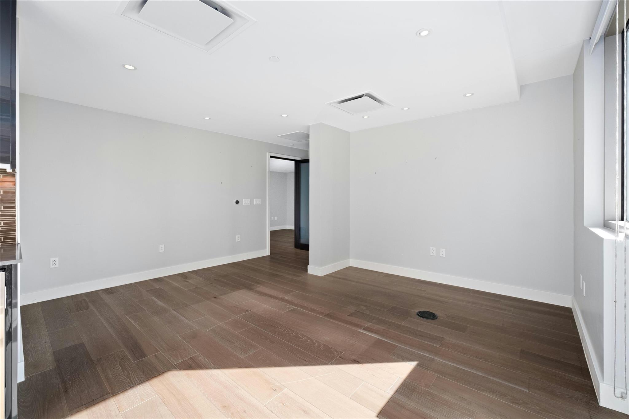 200 Congress Ave # 903