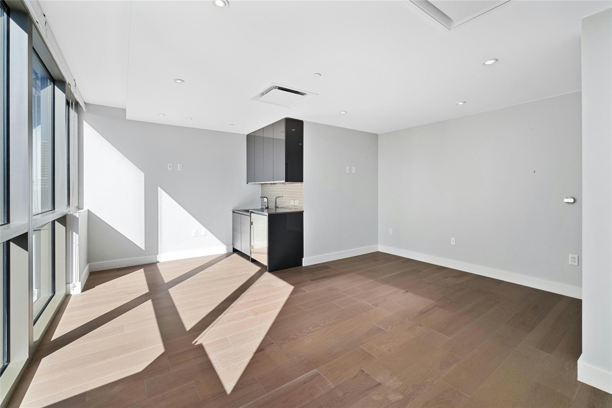 200 Congress Ave # 903