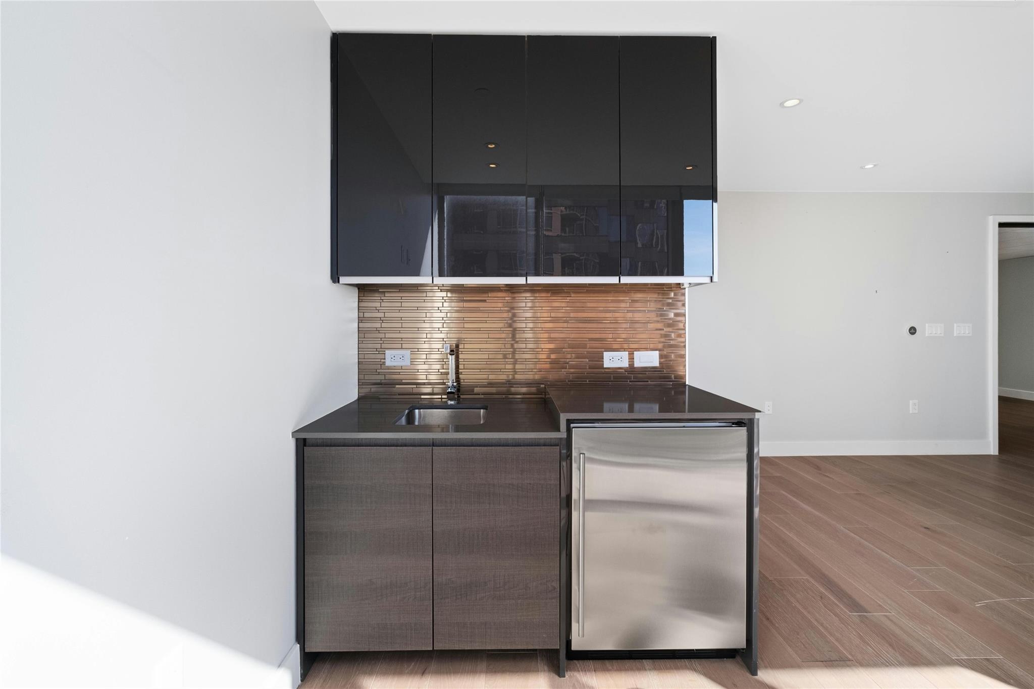 200 Congress Ave # 903
