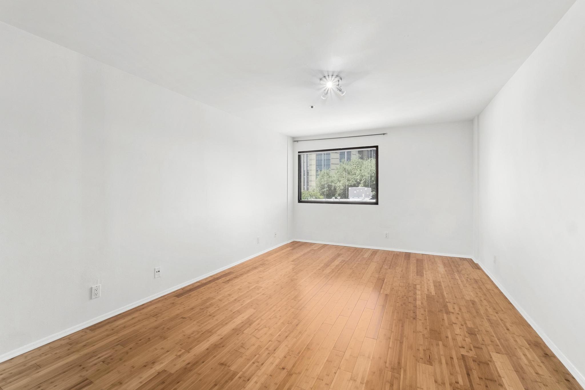 40 N Interstate 35 Unit: 3D3