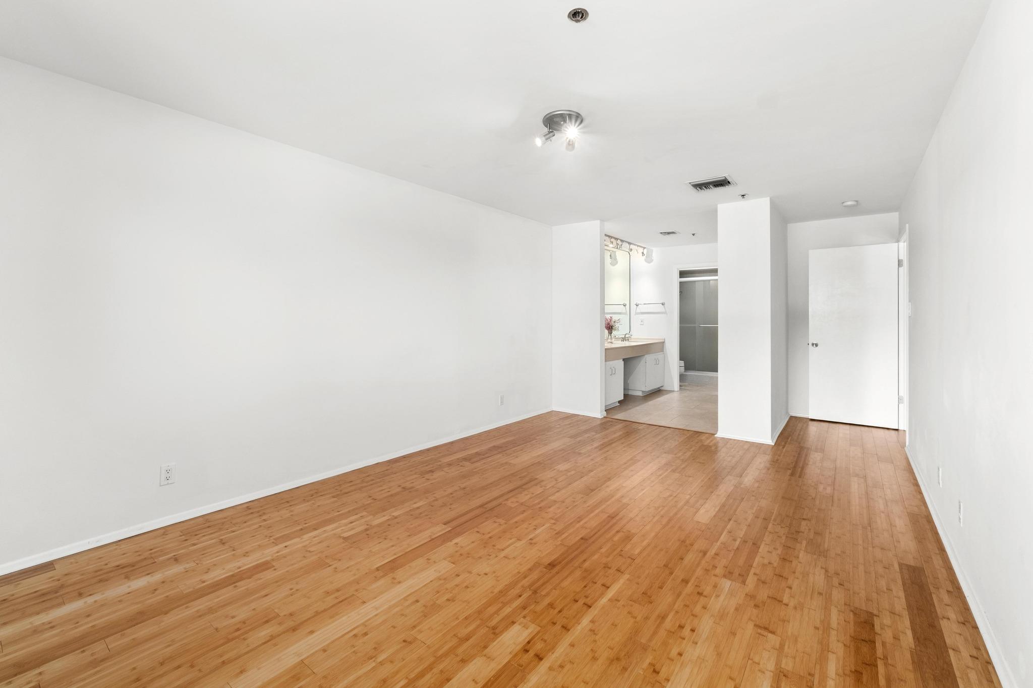 40 N Interstate 35 Unit: 3D3