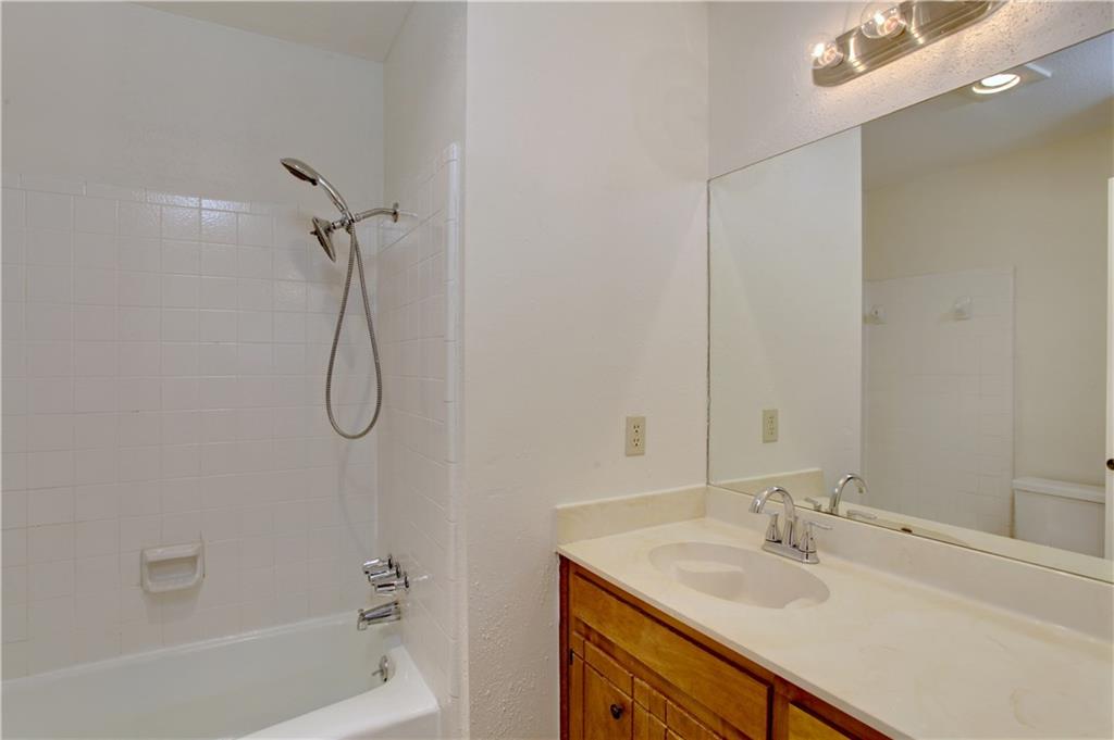 1409 Waterloo TRL # B