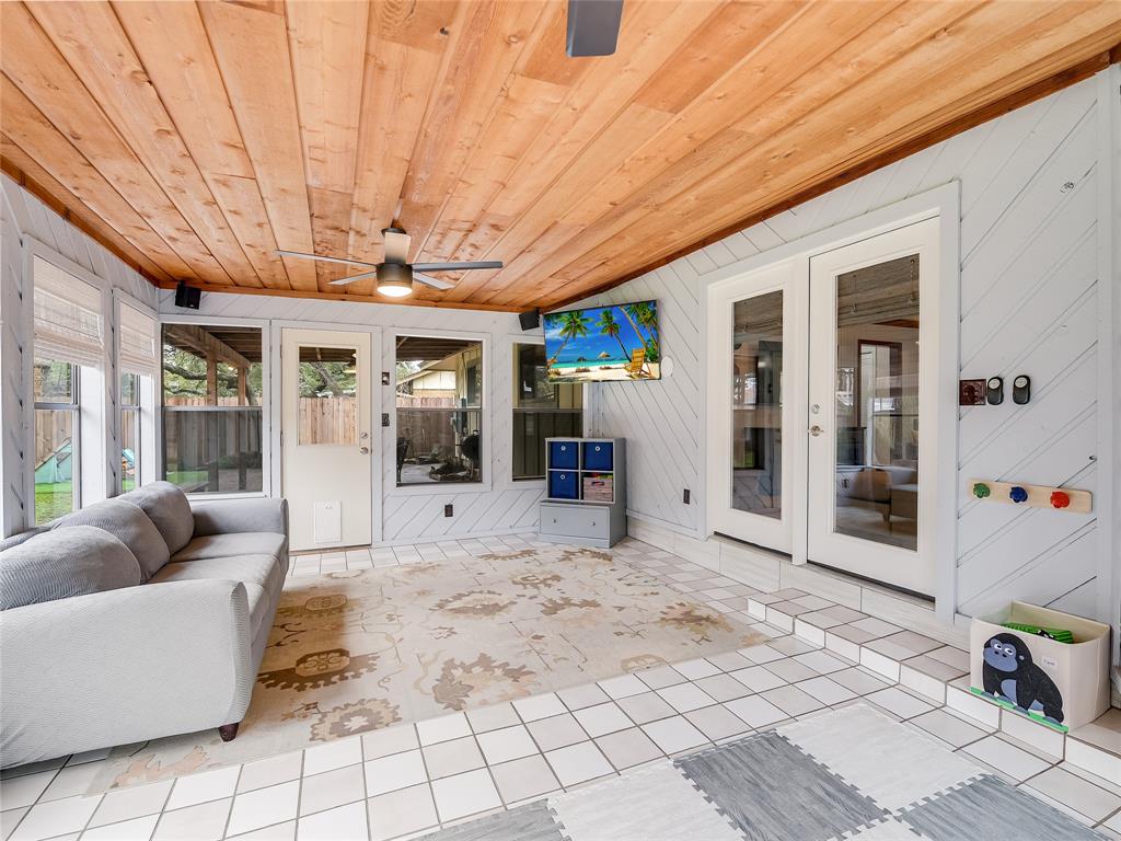 11725 Santa Cruz DR