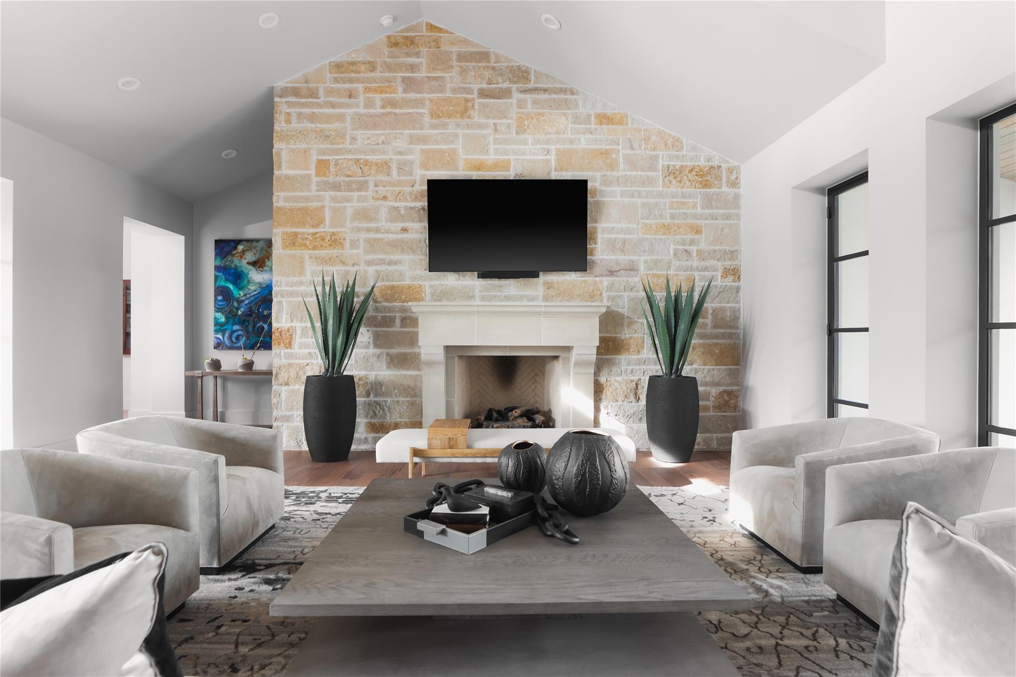 4717 Peralta LN