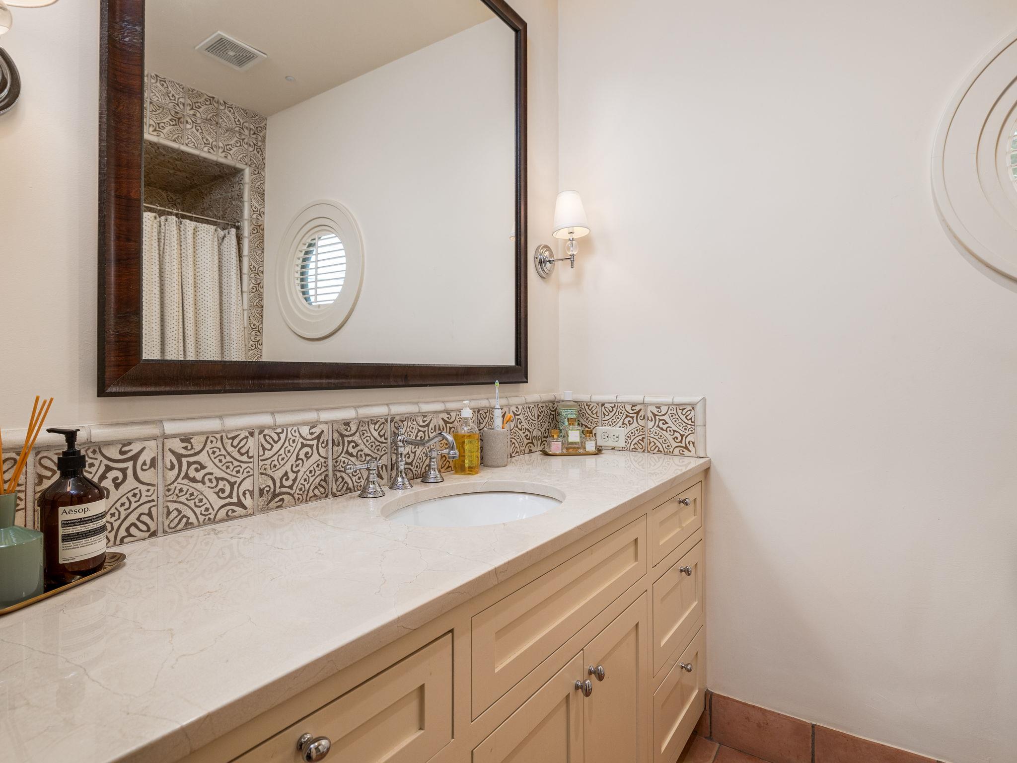 2825 Shoal Crest Ave