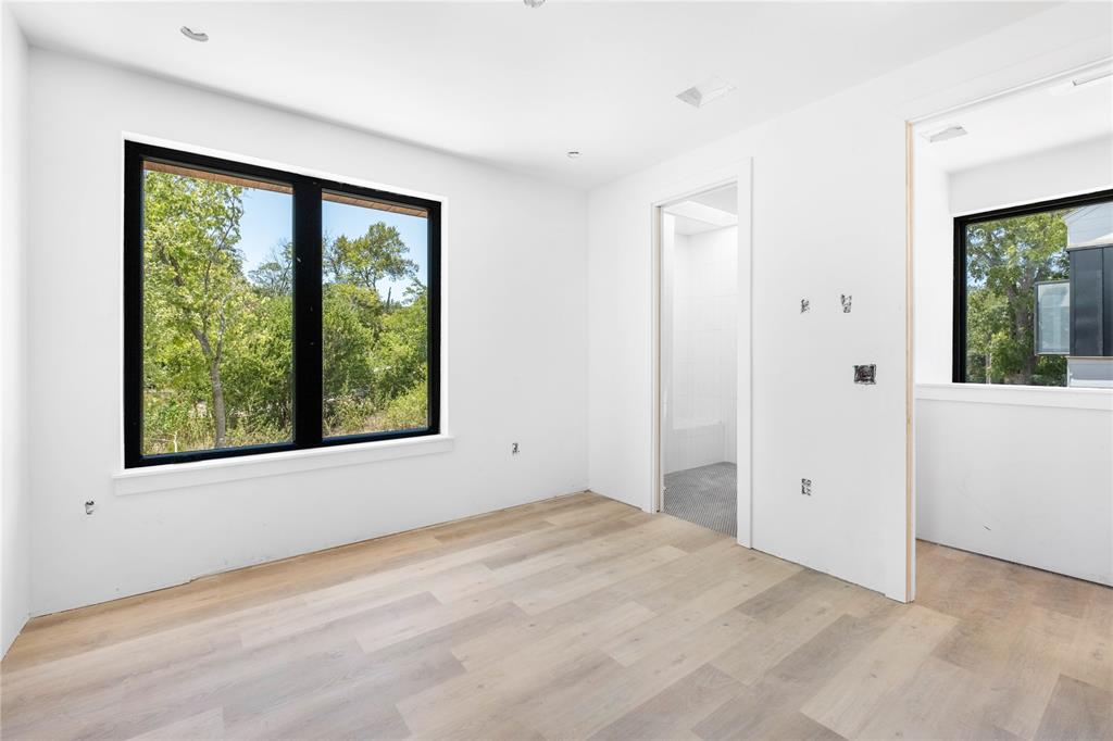 2101 Thrasher LN # 2