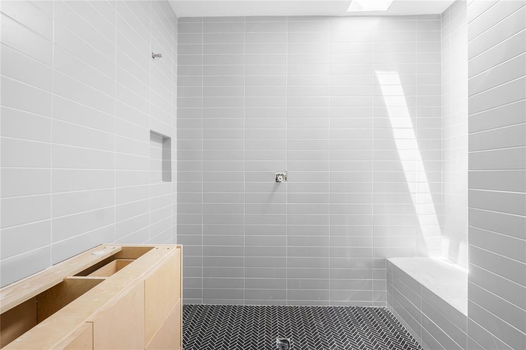 2101 Thrasher LN # 2