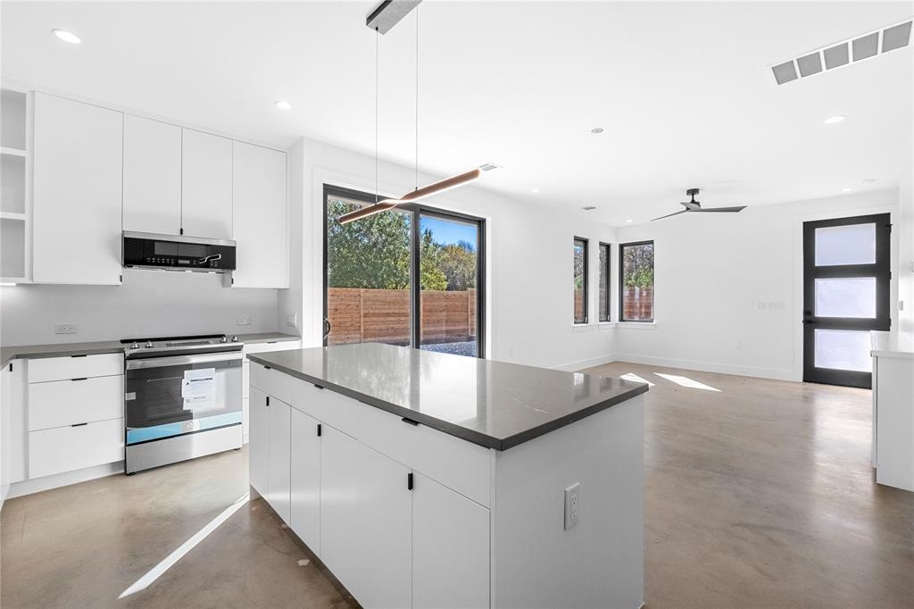 2101 Thrasher LN # 2