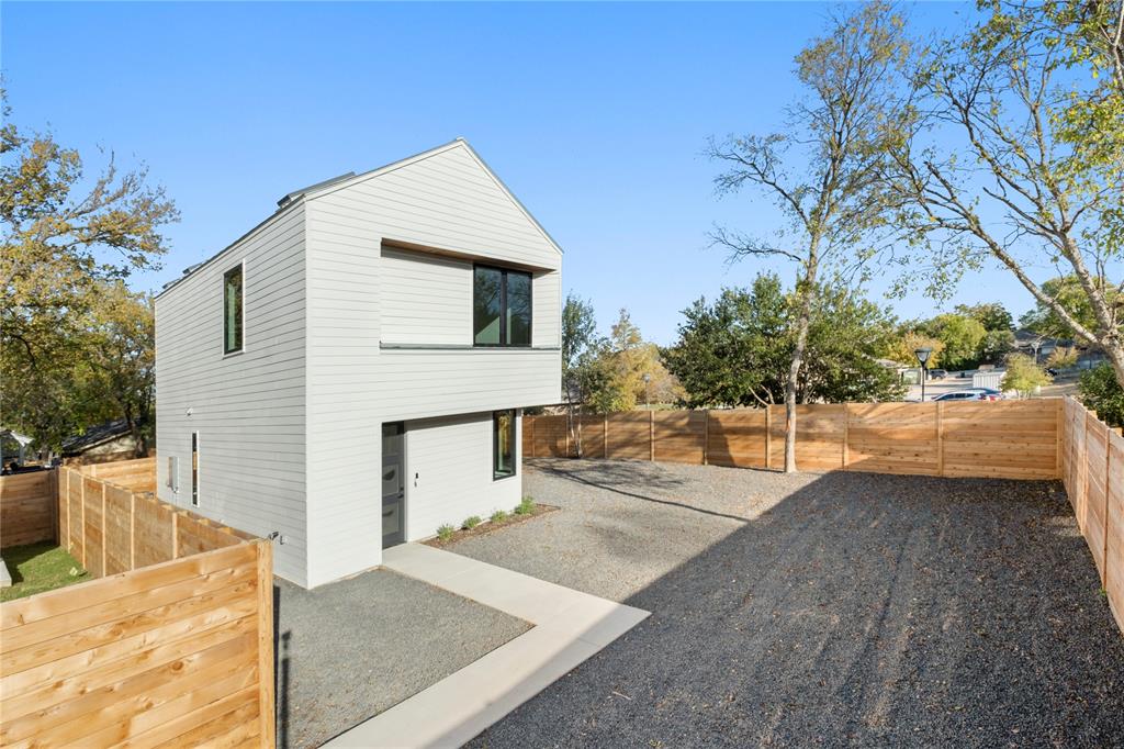 2101 Thrasher LN # 2