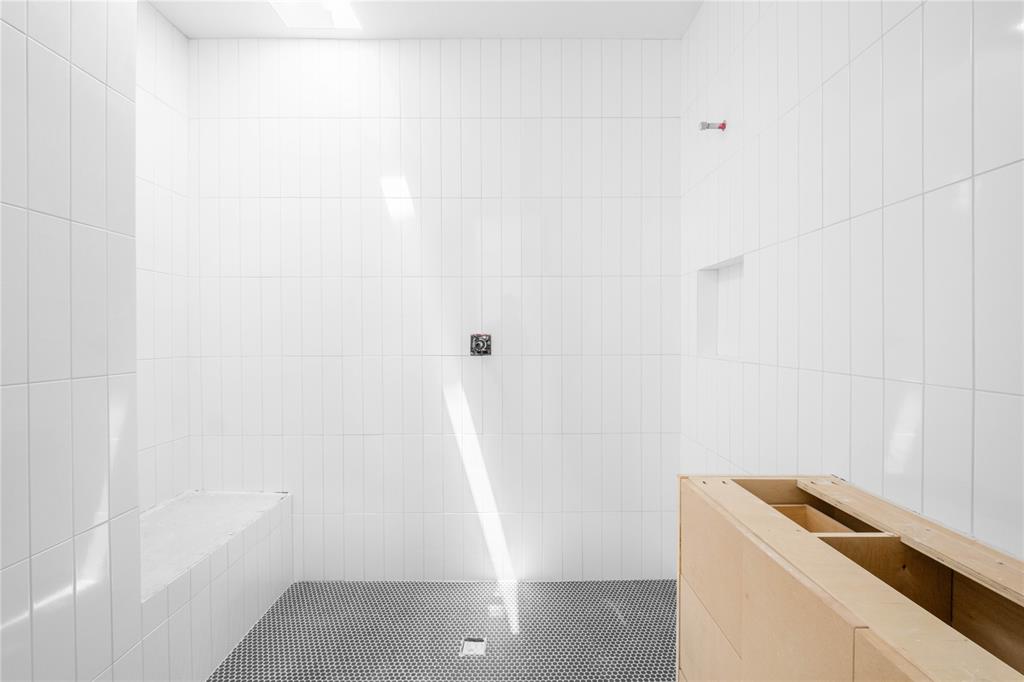 2101 Thrasher LN # 2