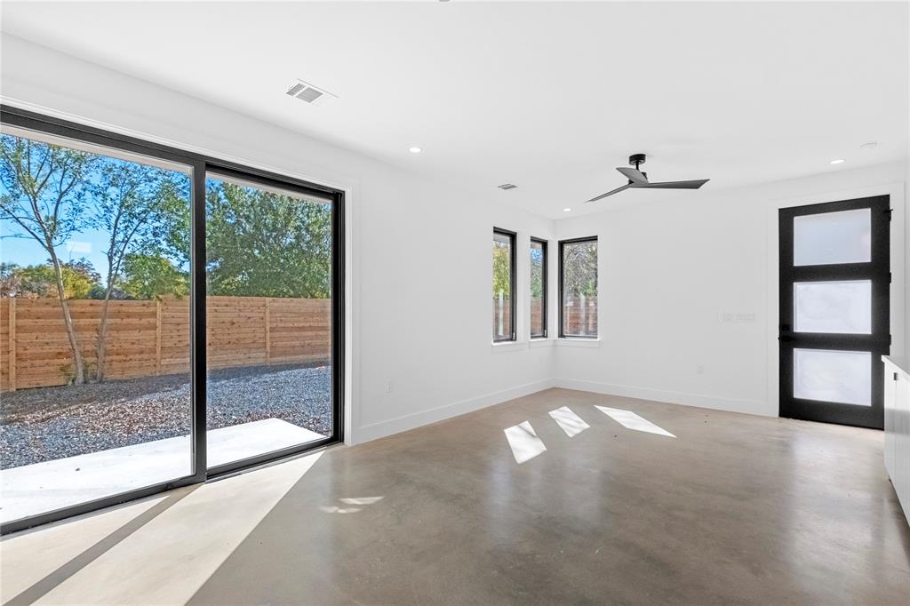 2101 Thrasher LN # 2