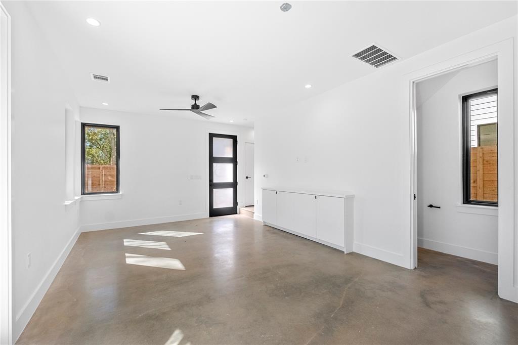 2101 Thrasher LN # 2