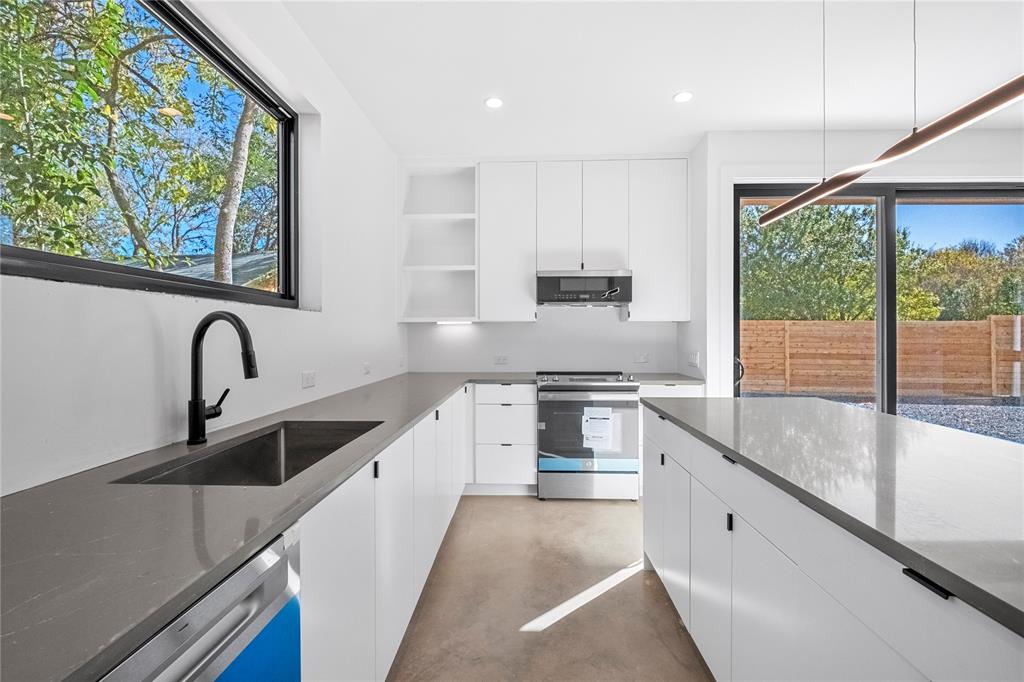 2101 Thrasher LN # 2