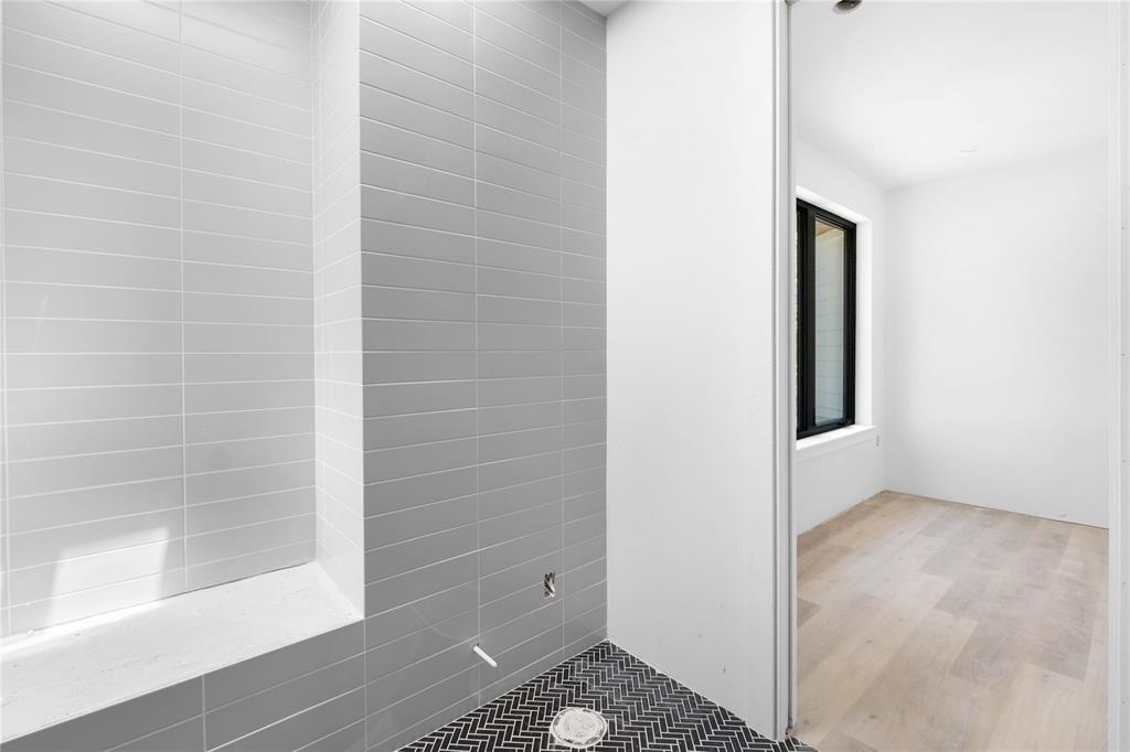 2101 Thrasher LN # 2