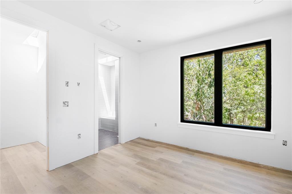 2101 Thrasher LN # 2