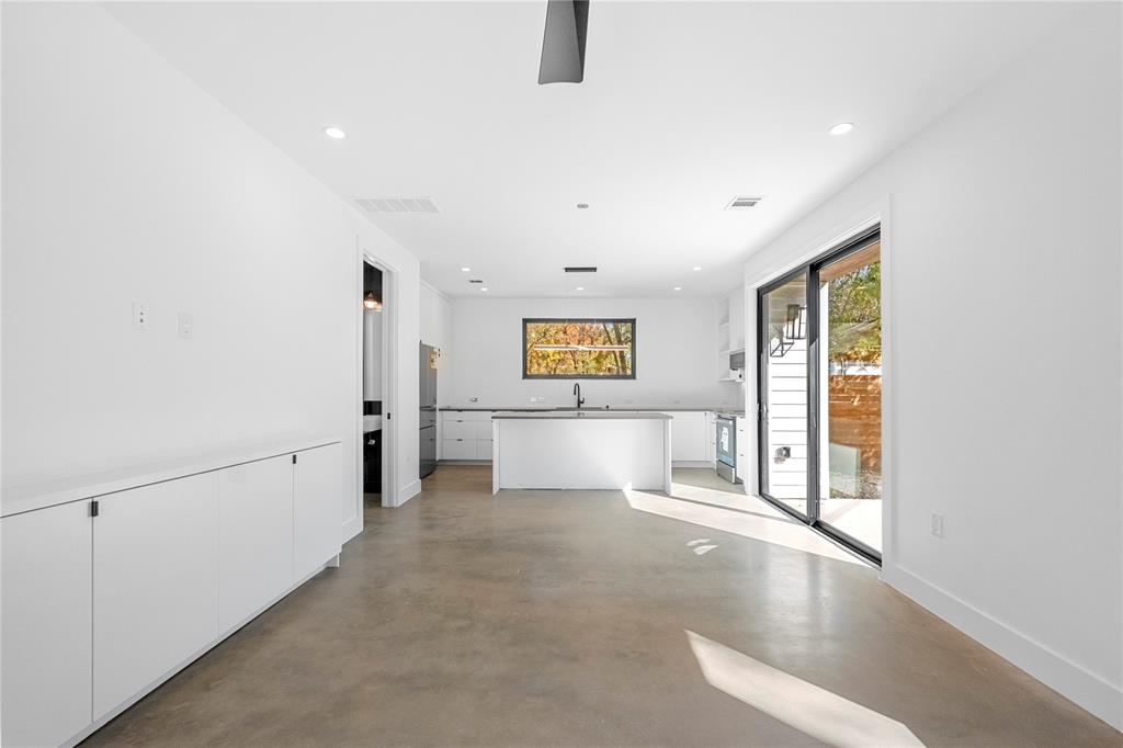 2101 Thrasher LN # 2