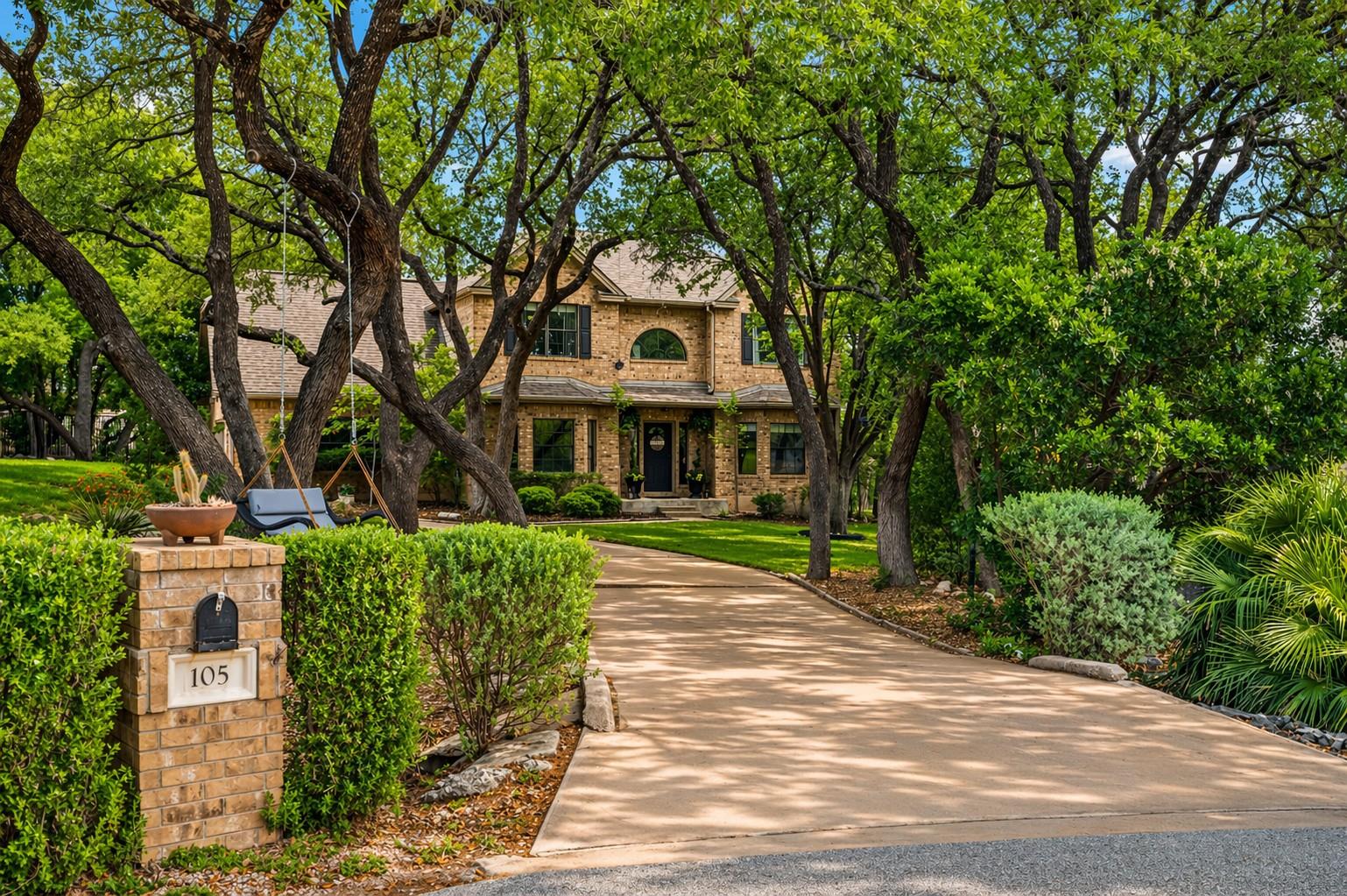 105 Mango CT