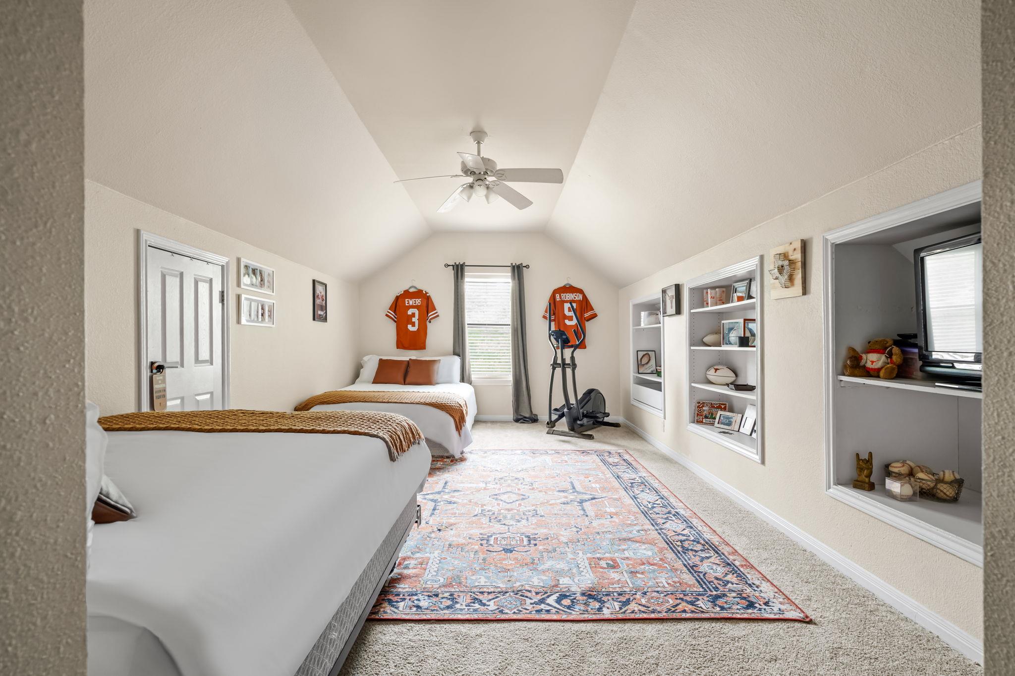 105 Mango CT