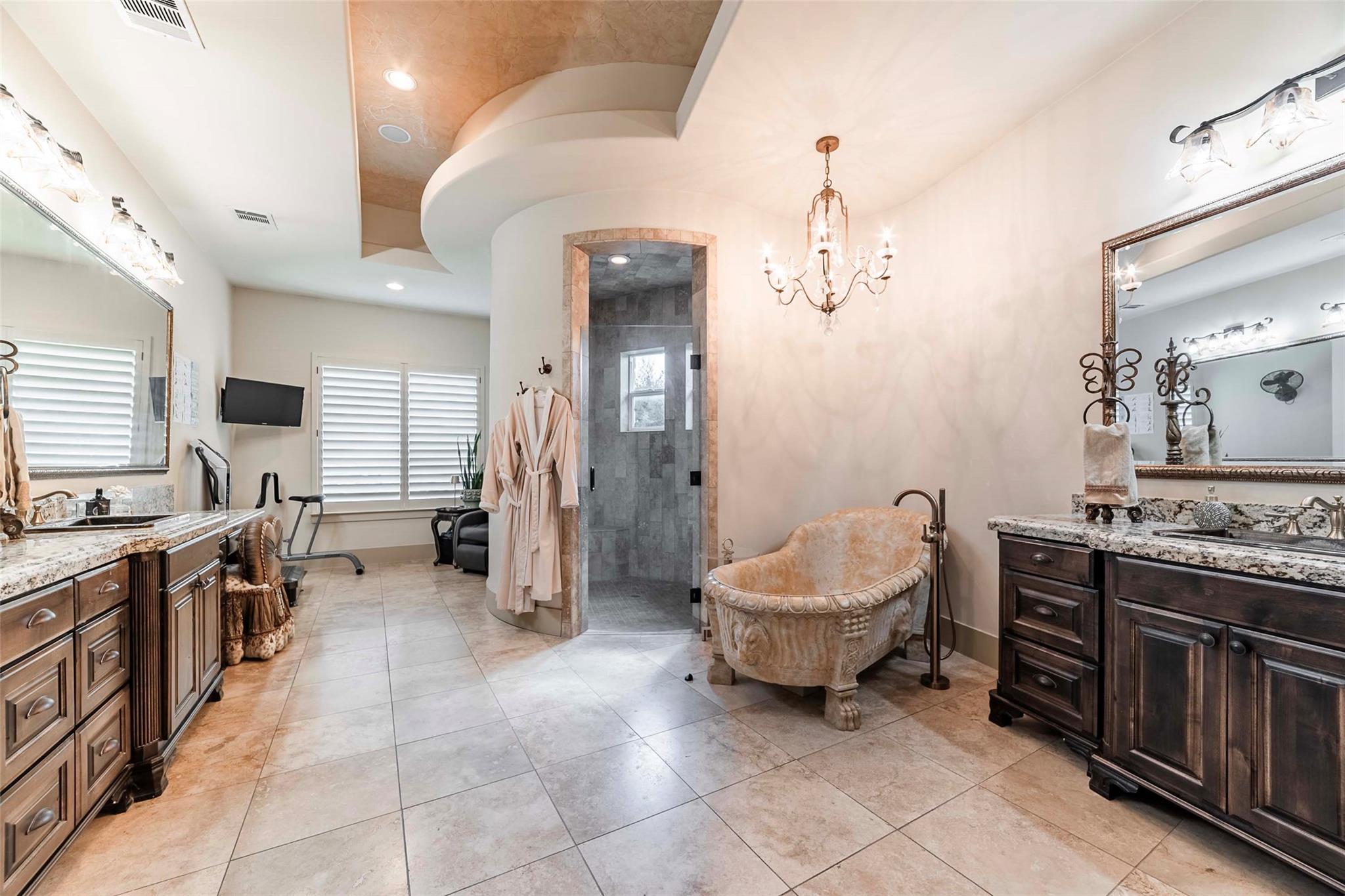 208 PALAZZA ALTO DR