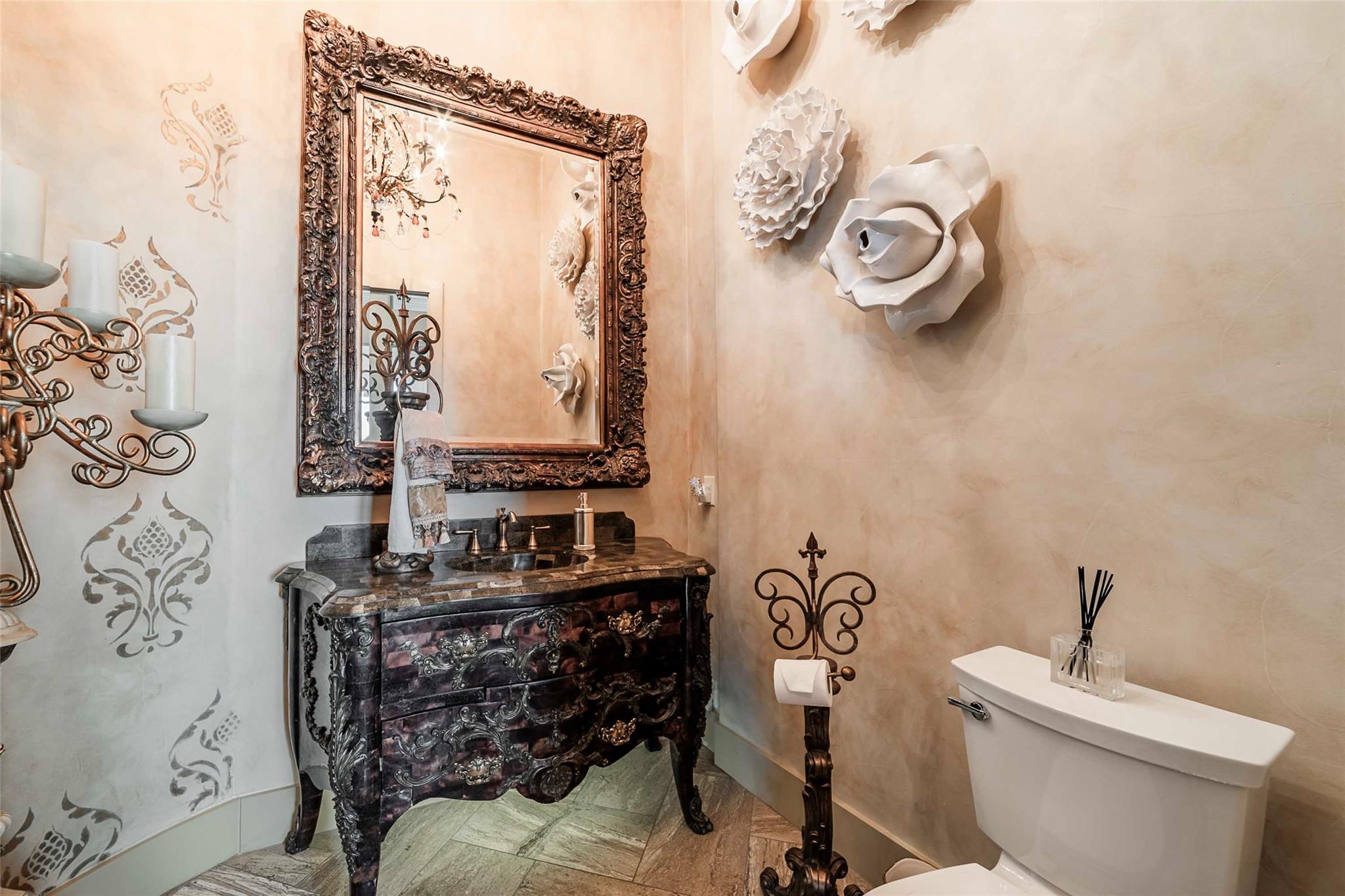 208 PALAZZA ALTO DR