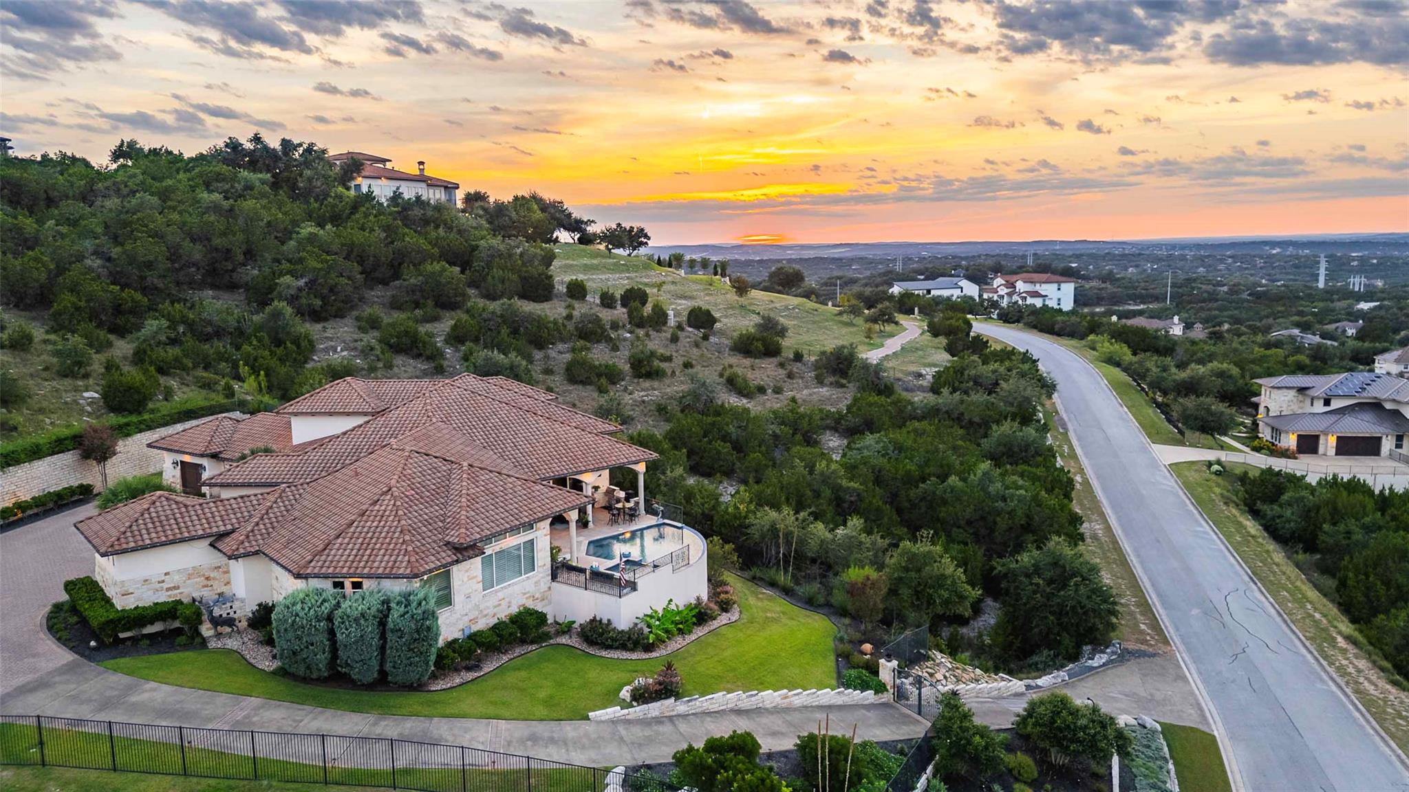 208 PALAZZA ALTO DR