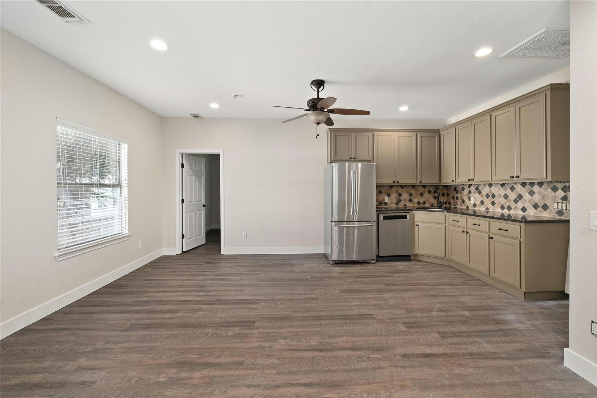 2502 W 7th ST