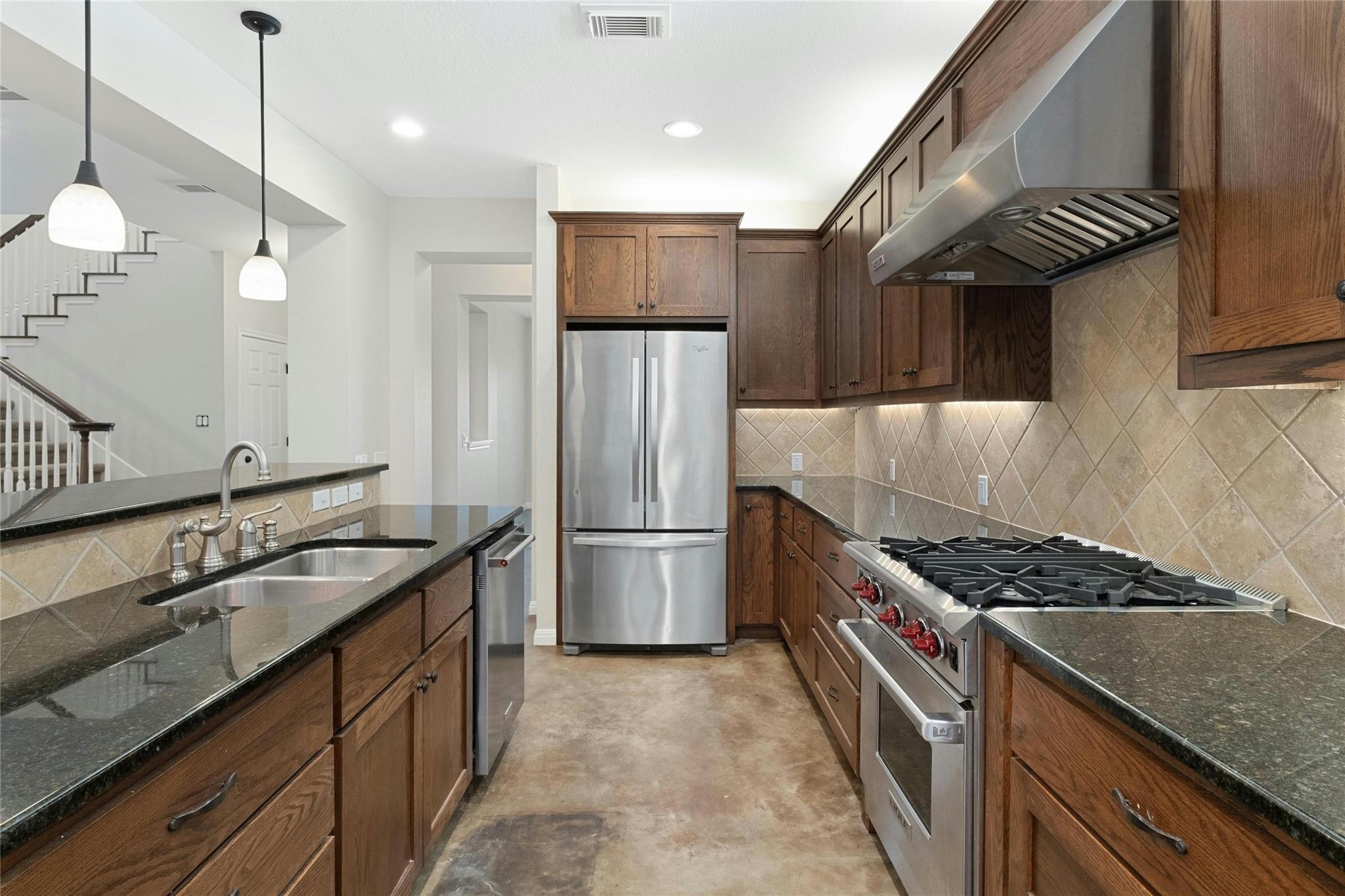 2502 W 7th ST