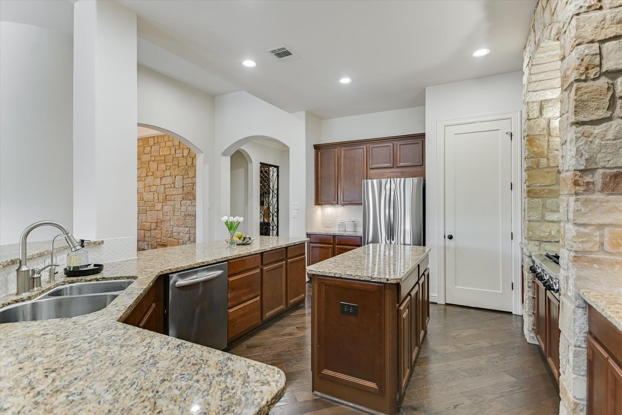 409 Rocky Coast DR