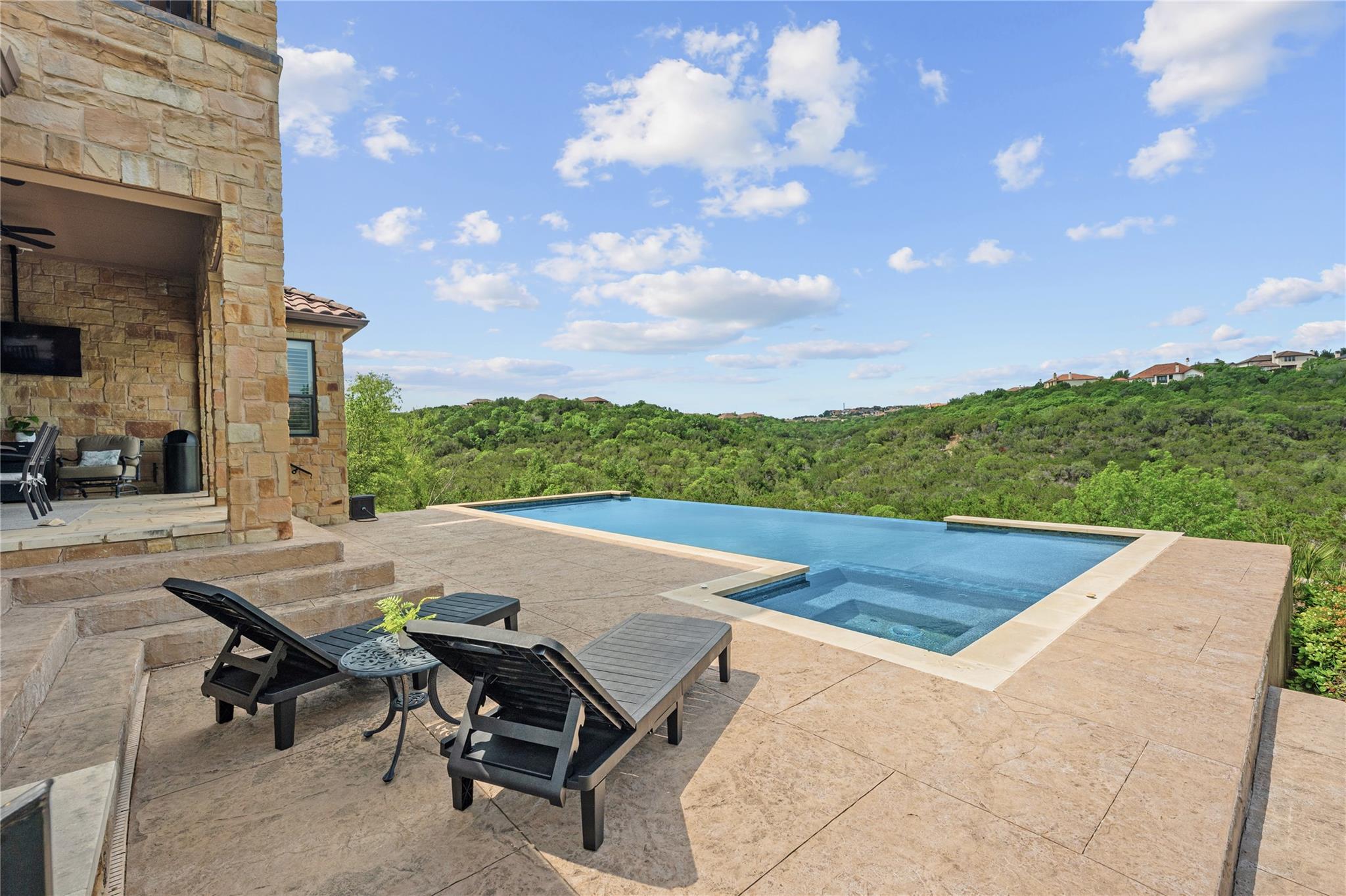 409 Rocky Coast DR