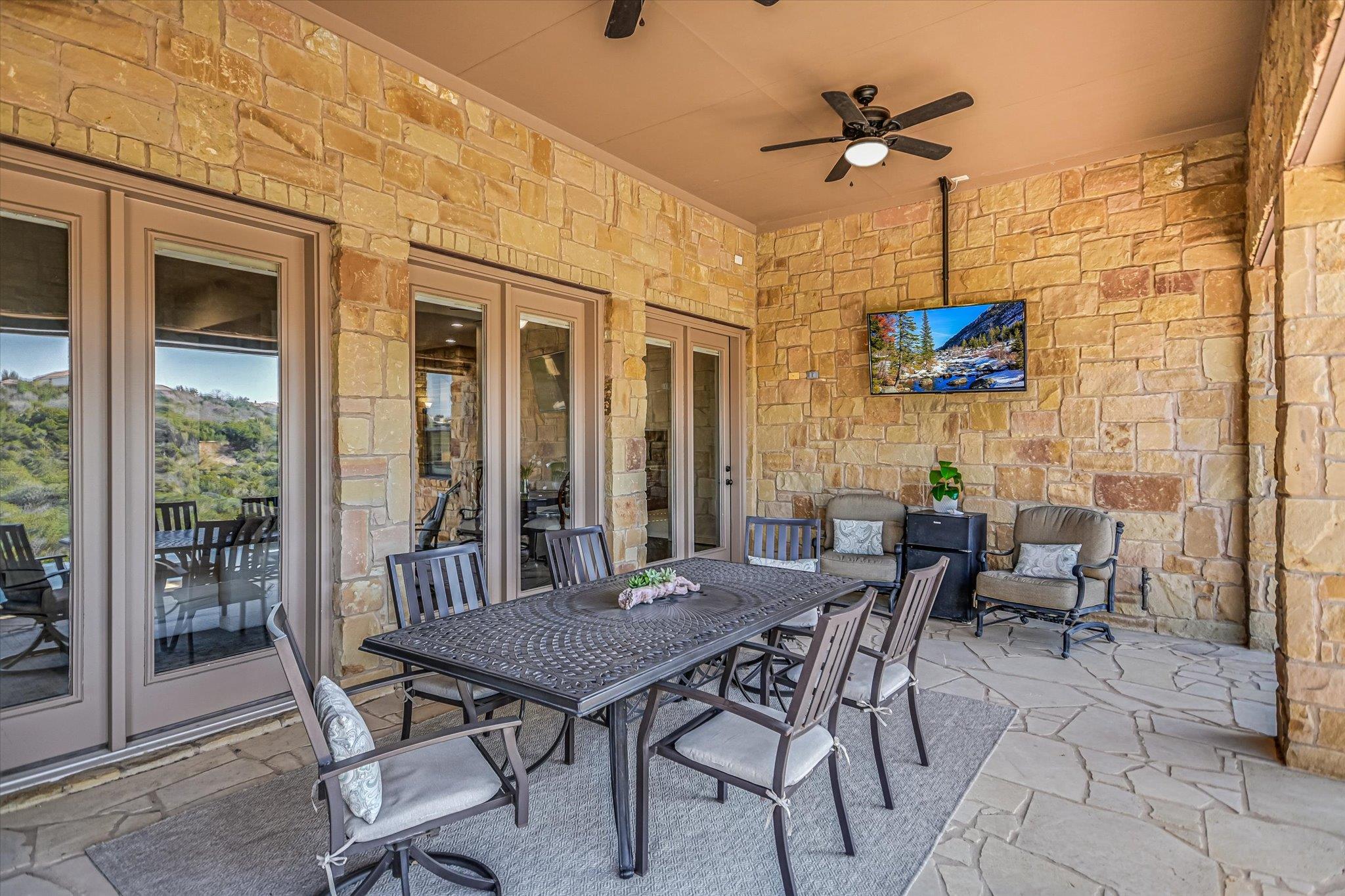 409 Rocky Coast DR