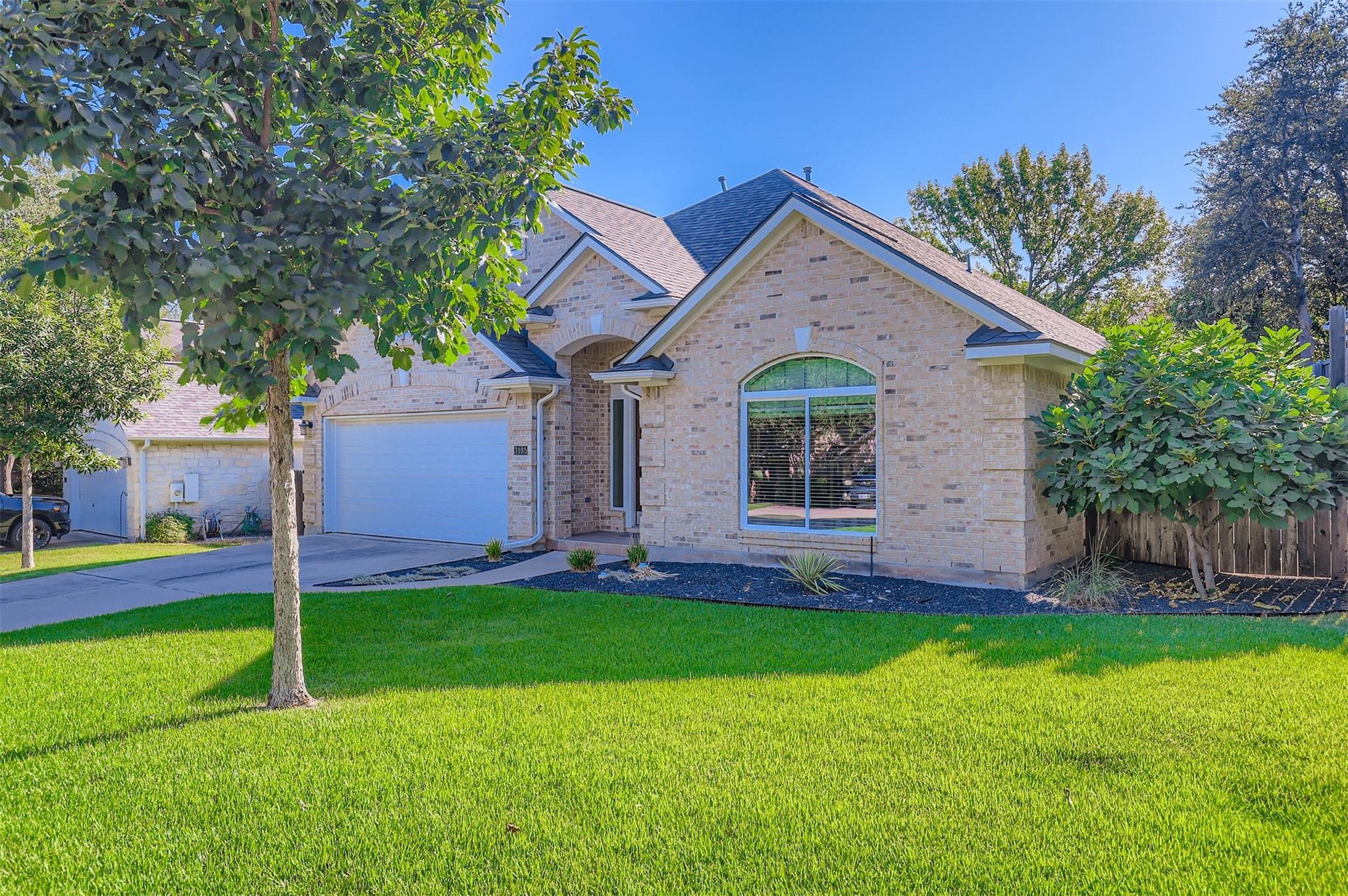 3135 Burks LN