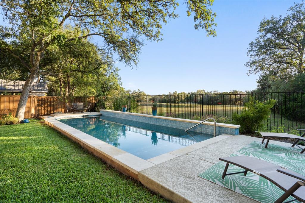 4024 Travis Country CIR