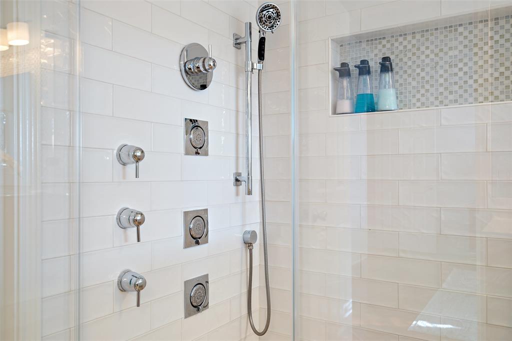 4024 Travis Country CIR